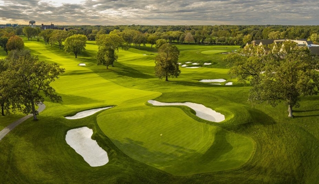 The Club at Golden Valley: Golden and modern