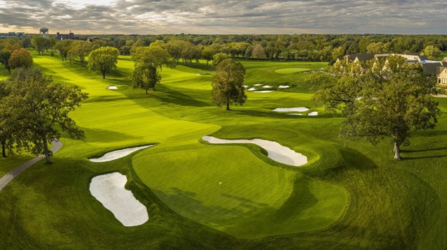 The Club at Golden Valley: Golden and modern